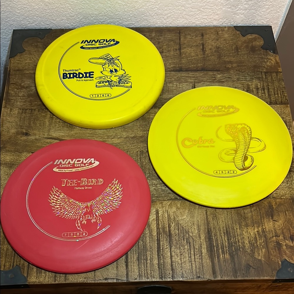 Vibrant Yellow and Red Outdoor Disc Golf Set
